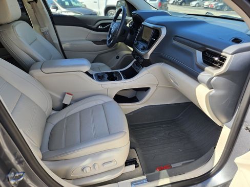 Used 2022 GMC Acadia Denali w/ Denali Technology Package image 12