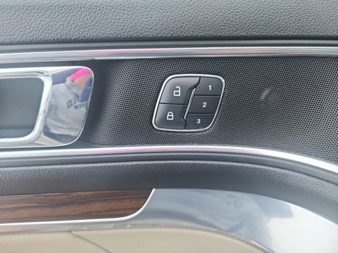 Used 2019 Ford Explorer Limited w/ Ford Safe & Smart Package image 20