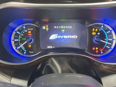 Used 2021 Chrysler Pacifica Pinnacle FWD image 21