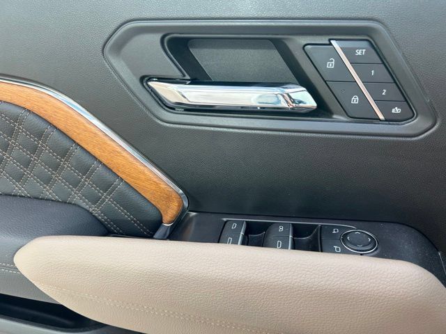 Used 2024 GMC Canyon Denali AWD/4WD image 14