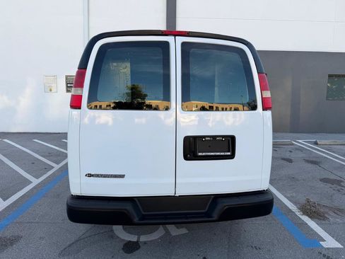 Used 2012 Chevrolet Express 2500 RWD image 9