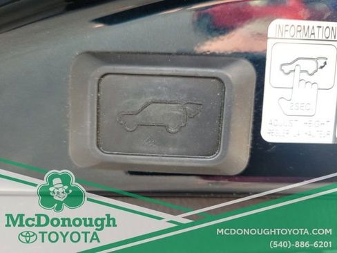 Used 2018 Toyota RAV4 XLE w/ Convenience Package image 15