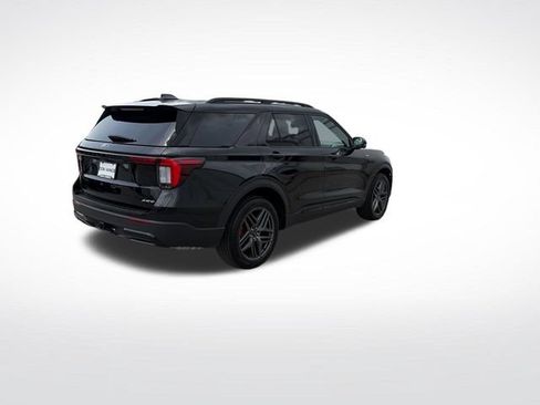 Used 2025 Ford Explorer ST-Line w/ ST-Line Street Pack AWD/4WD image 5