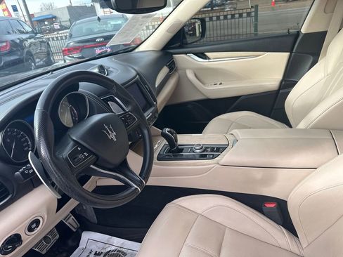 Used 2017 Maserati Levante w/ Sport Package image 34