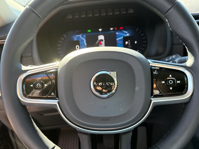 Used 2026 Volvo XC90 B6 Plus w/ Protection Package Premier AWD/4WD image 11