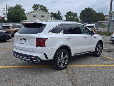 Certified 2023 Kia Sorento SX Prestige w/ Panoramic Sunroof Package AWD/4WD image 7