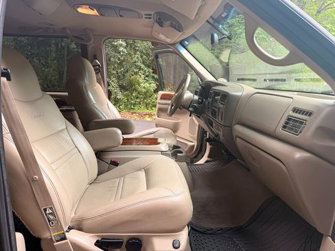 Used 2000 Ford Excursion Limited AWD/4WD image 3