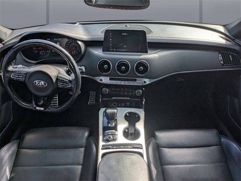 Used 2018 Kia Stinger GT2 image 14