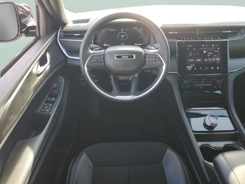 Used 2024 Jeep Grand Cherokee L Altitude AWD/4WD image 12