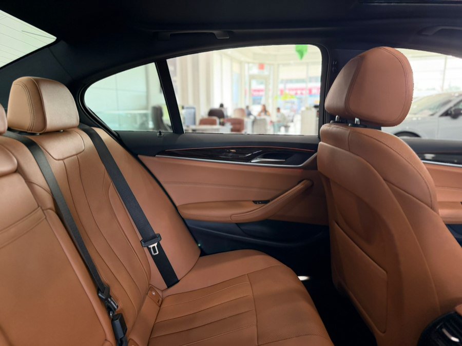 Used 2023 BMW 530i w/ M Sport Package RWD image 22