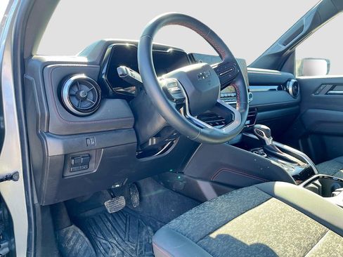 Used 2024 Chevrolet Colorado Z71 w/ Z71 Convenience Package 2 image 9