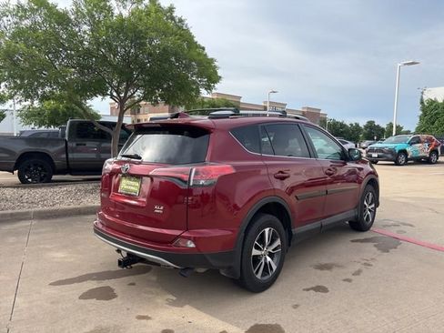 Used 2018 Toyota RAV4 XLE image 5