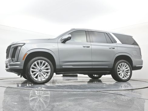 New 2026 Cadillac Escalade 4WD w/ LPO, Floor Liner Package image 16