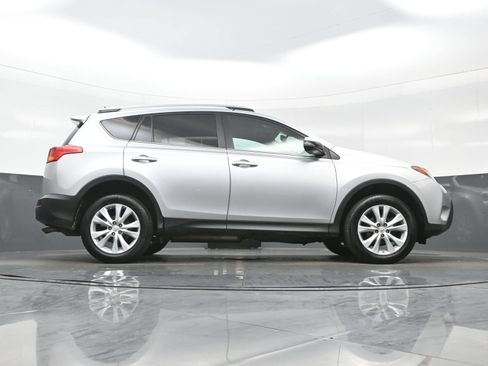Used 2014 Toyota RAV4 Limited w/ Technology Package AWD/4WD image 32