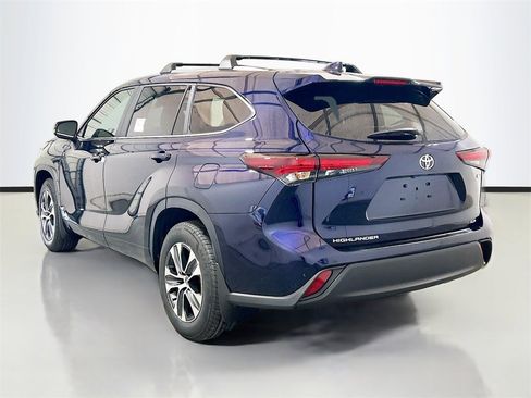 New 2026 Toyota Highlander XLE image 6