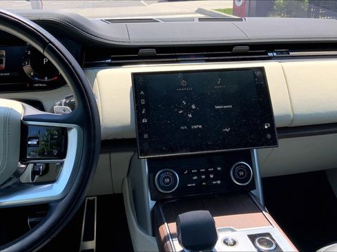 Used 2023 Land Rover Range Rover SE AWD/4WD image 6