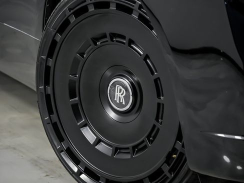 Used 2019 Rolls-Royce Wraith image 4