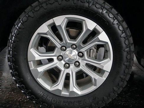 Used 2023 Chevrolet Silverado 1500 LTZ AWD/4WD image 4
