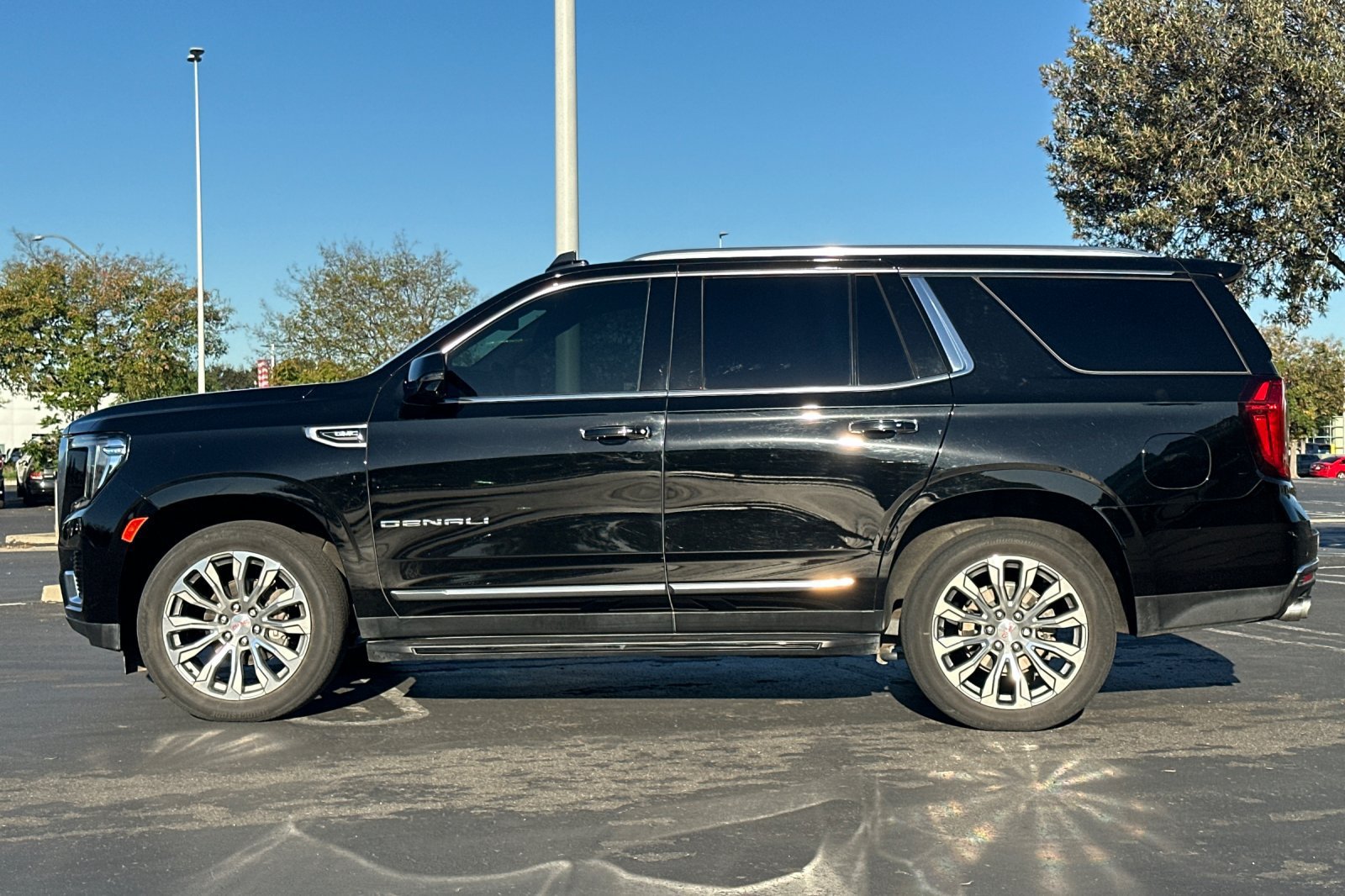 Used 2021 GMC Yukon Denali AWD/4WD image 7