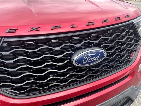 Used 2022 Ford Explorer ST image 29