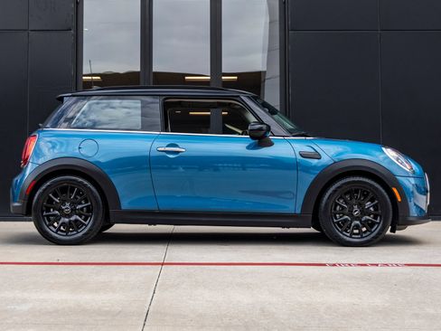 Used 2023 MINI Cooper 2-Door Hardtop FWD image 10