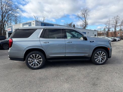 Used 2024 GMC Yukon Denali w/ Advanced Technology Package image 2