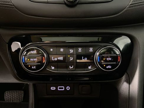 Used 2023 Buick Encore GX Essence w/ Experience Buick Package FWD image 18