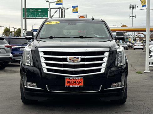 Used 2020 Cadillac Escalade Luxury image 2