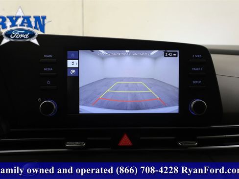 Used 2025 Hyundai Elantra Sport image 23