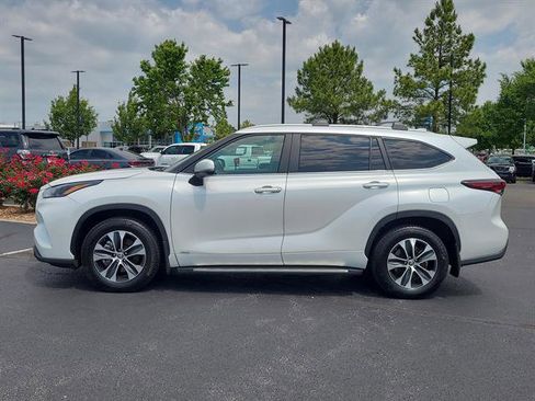 Certified 2025 Toyota Highlander XLE AWD/4WD image 38
