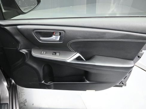 Used 2016 Toyota Camry XLE image 34