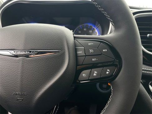 New 2026 Chrysler Pacifica Limited w/ S Appearance Package FWD image 14