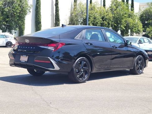 New 2026 Hyundai Elantra SEL Sport FWD image 4