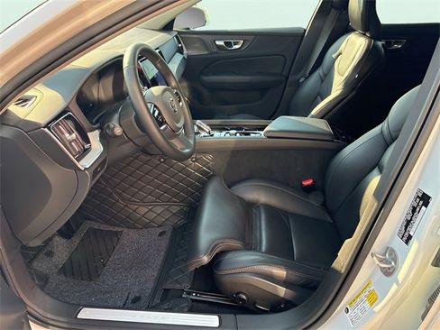 Used 2024 Volvo V60 B5 Cross Country Ultimate w/ Protection Package Premier image 18