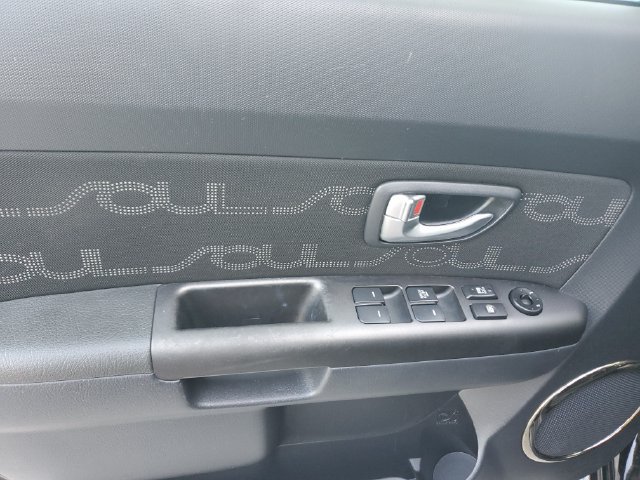Used 2013 Kia Soul + w/ Audio Pkg FWD image 18