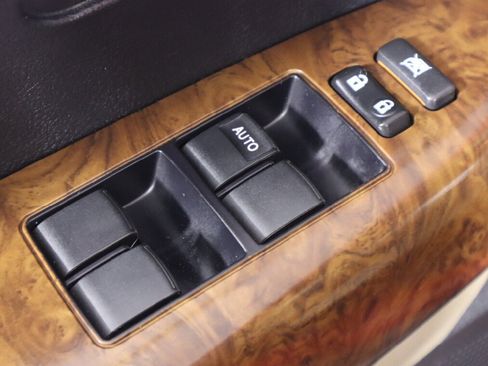 Used 2013 Toyota Tundra Limited AWD/4WD image 30