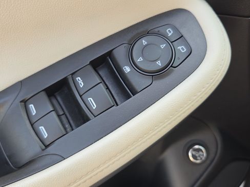 Certified 2024 Buick Encore GX Preferred FWD image 28