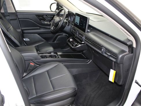 New 2026 Lincoln Corsair Premiere image 28