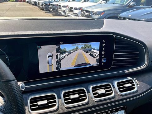 Used 2023 Mercedes-Benz GLS 580 4MATIC image 23