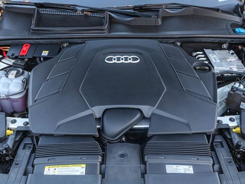 Used 2019 Audi Q8 Premium w/ Convenience Package image 34