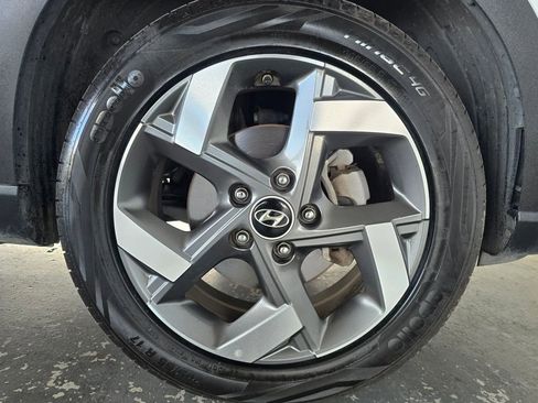 Used 2025 Hyundai Venue SE FWD image 37