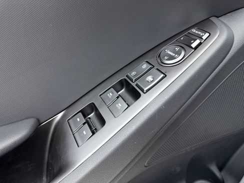 Used 2021 Hyundai Ioniq Limited image 34