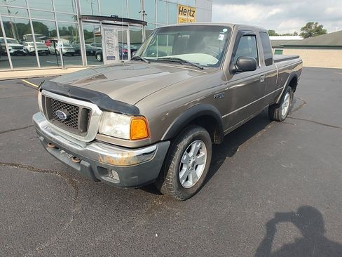 Used 2004 Ford Ranger XL AWD/4WD image 2