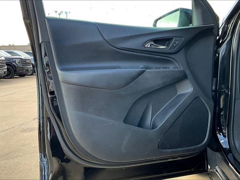 Used 2023 Chevrolet Equinox LT image 20