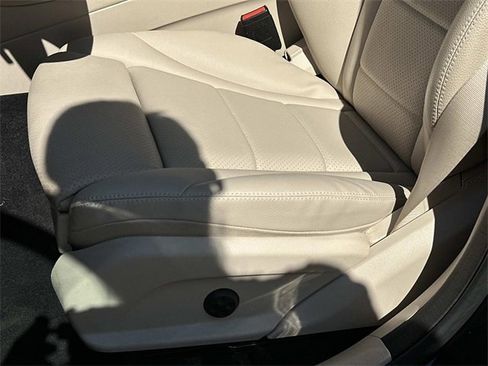 Certified 2022 Mercedes-Benz GLC 300 4MATIC image 16