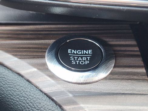 Used 2023 Ford Explorer Limited image 24