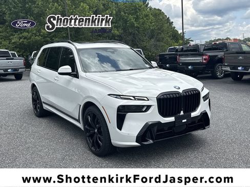 Used 2024 BMW X7 xDrive40i w/ M Sport Package AWD/4WD image 1