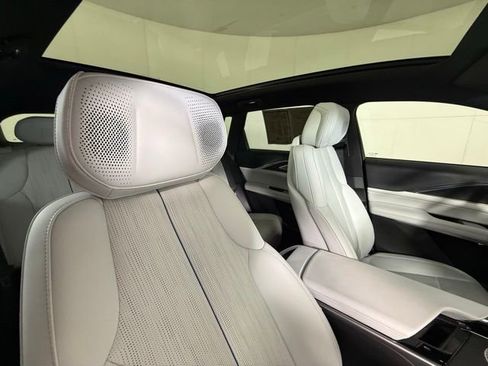 Certified 2024 Cadillac Lyriq Luxury RWD image 32