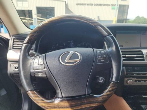 Used 2016 Lexus LS 460 AWD w/ Comfort Package image 13