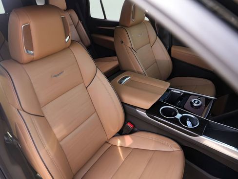 Used 2025 Cadillac Escalade Premium Luxury w/ LPO, Floor Liner Package image 34